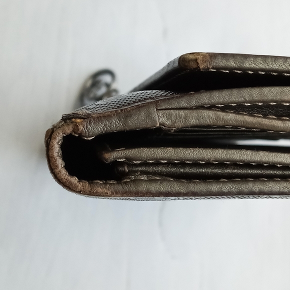 Authentic Gucci Metallic brown Signature wallet with GG charm - Picture 11 of 16